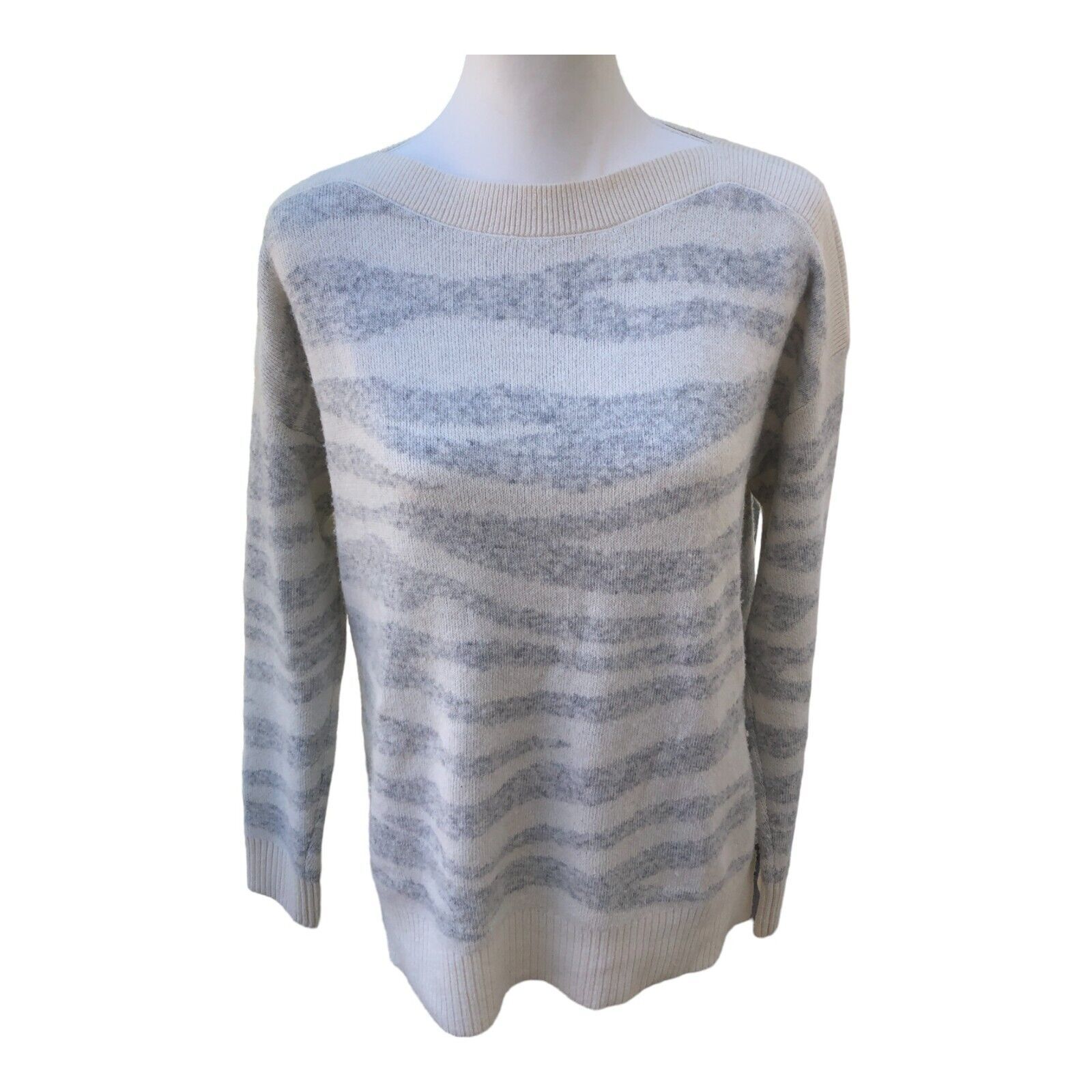 Ann Taylor Loft Gray White Wool Blend Zebra Striped Cozy Soft Tunic Sweater Xs